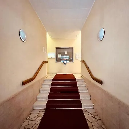 Nicole's Appartament-a 15 Min Dal Duomo Διαμέρισμα Μιλάνο