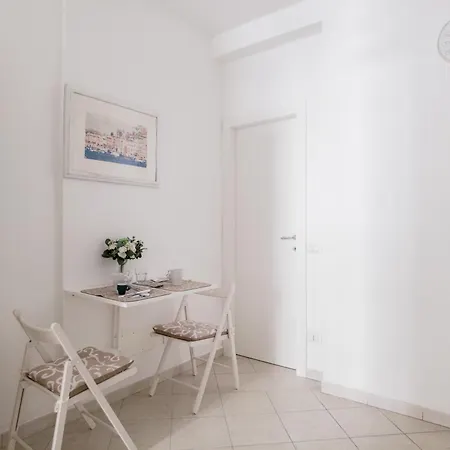 Nicole's Appartament-a 15 Min Dal Duomo Apartment Milan